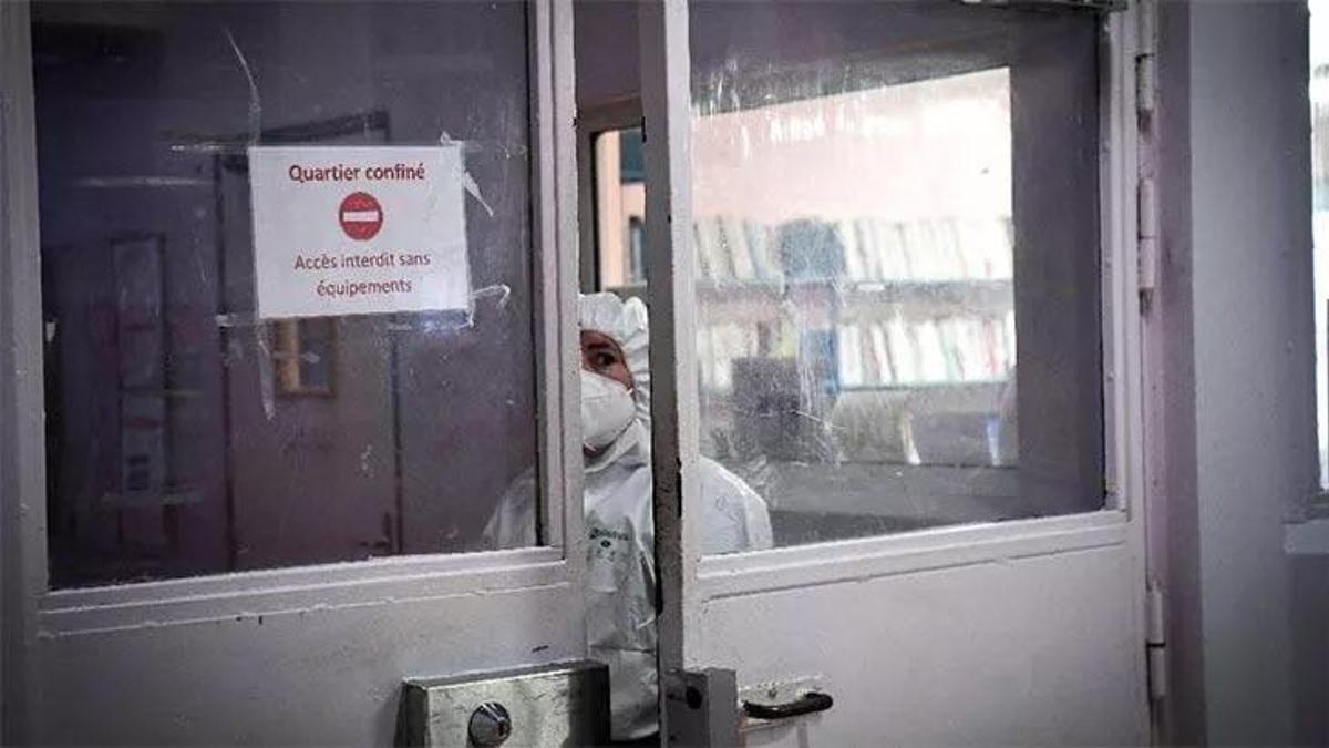 Fransa’da salgında yeni rekor: 24 saatte 368 bin 149 vaka!