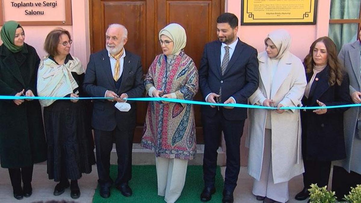 Emine Erdoğan, Tekâmül Sürdürülebilir Sanat Sergisi'nin açılışını yaptı