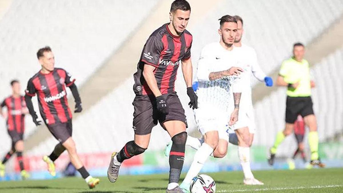 Fatih Karagümrük 3 maç sonra kazandı Ç.Rizespor'u iyice ateşe attı