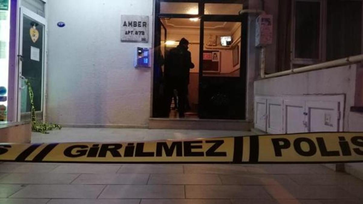 İzmir’de trans birey yaşadığı binanın girişinde ölü bulundu