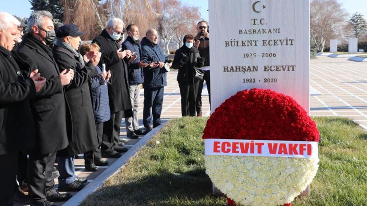 Rahşan Ecevit, mezarı başında anıldı