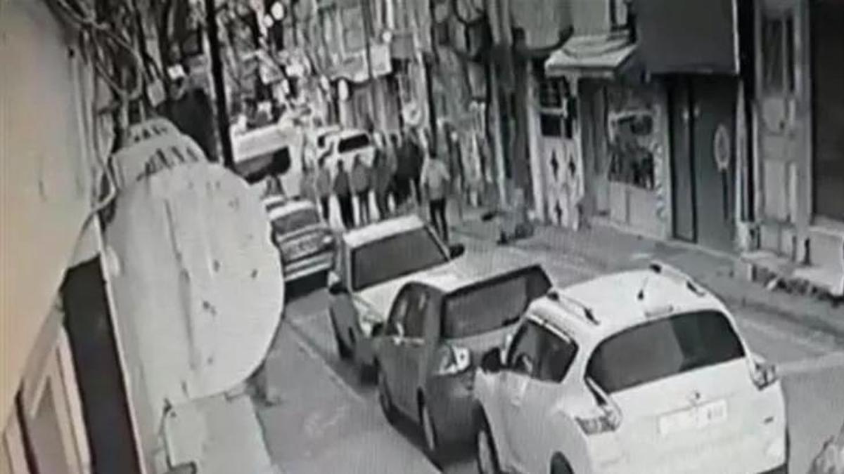 Sokak ortasında şoke eden anlar! Boşanma aşamasındaki eşi tarafından bıçaklanarak öldürüldü!