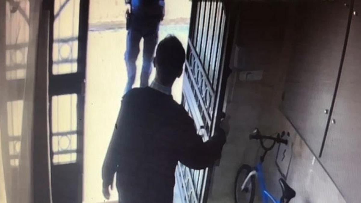 Eşini plastik kelepçeyle boğup polisi aradı: Eşimi öldürdüm gelin beni alın...