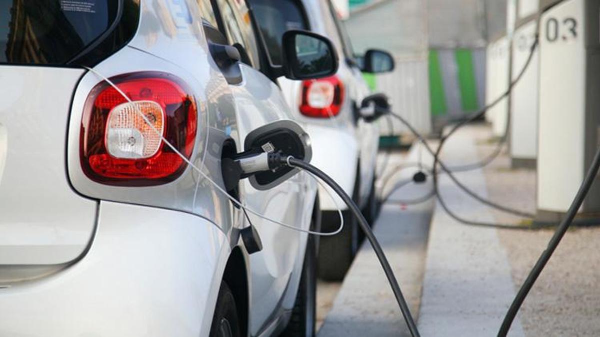Elektrikli ve hibrit otomobil satışları yükseldi!