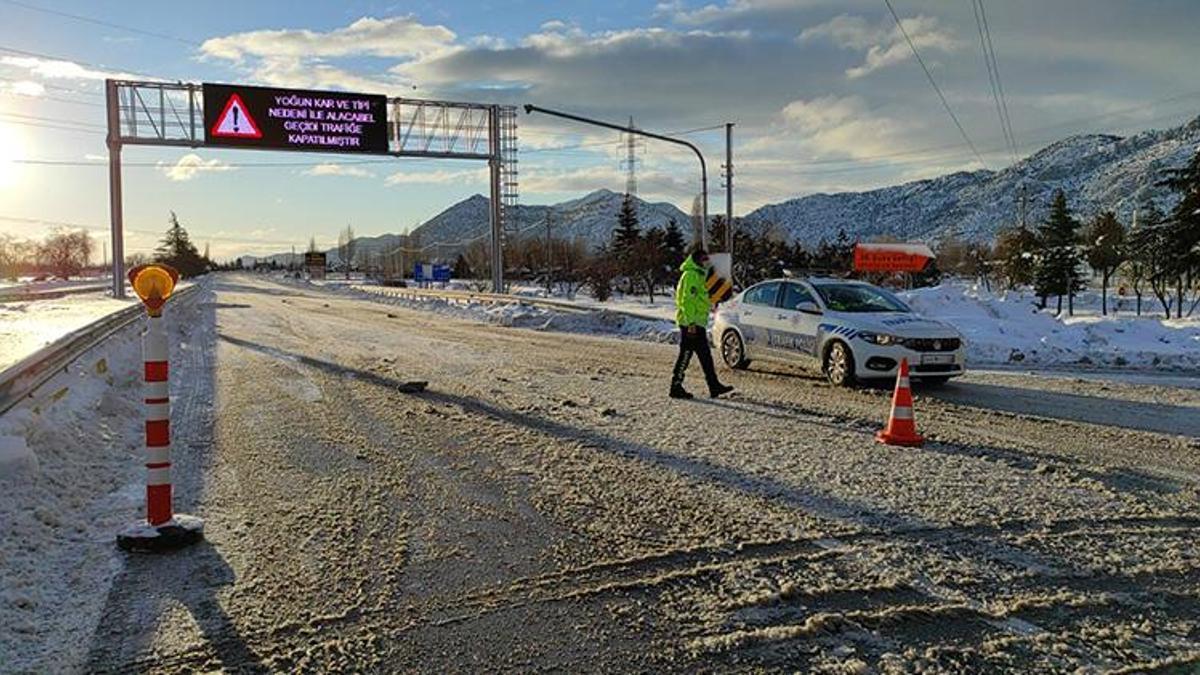 Konya- Antalya yolu 14 saat sonra trafiğe açıldı