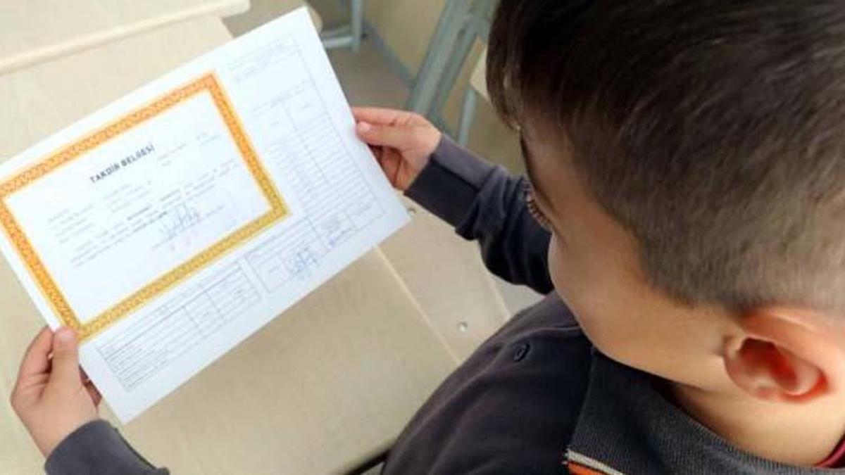 Bugün karneler saat kaçta veriliyor? 1. dönem karneleri ne zaman verilecek 2022? Vali Ali Yerlikaya açıkladı!