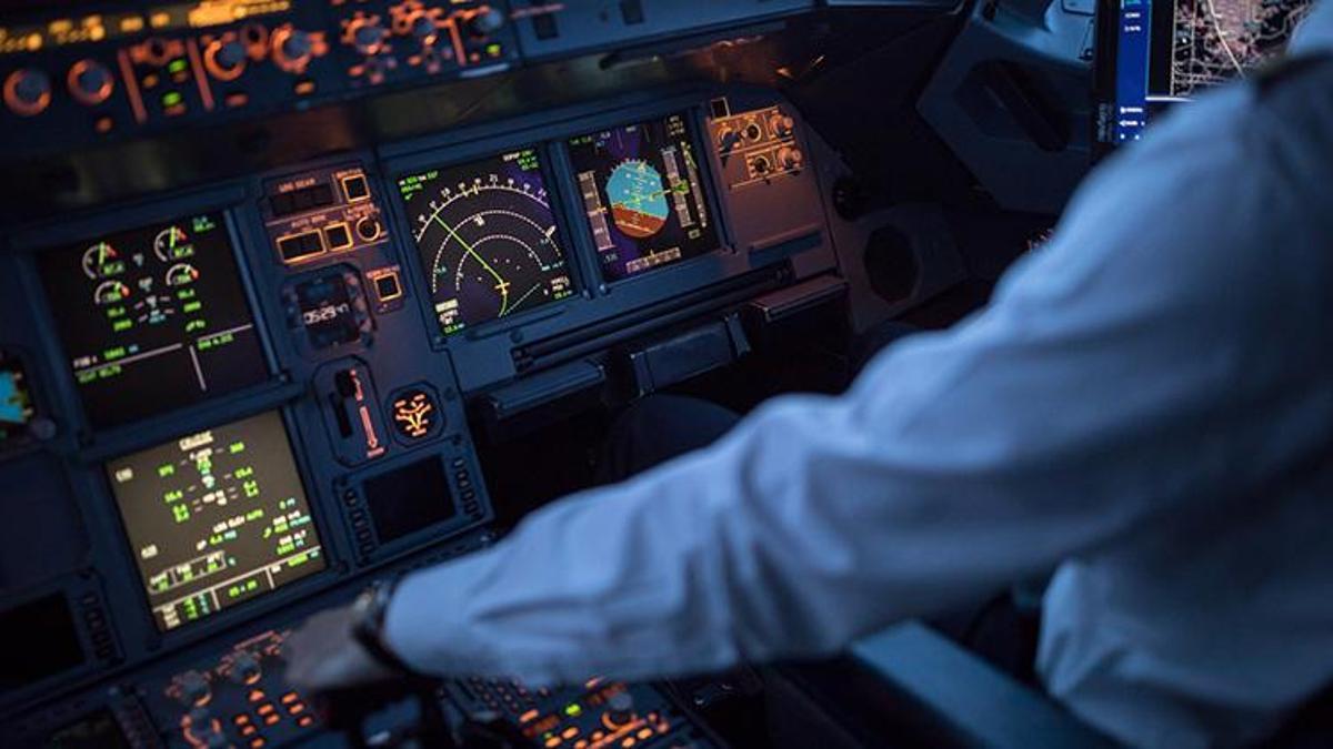 Mesaisi biten pilot, uçuşa devam etmeyi reddedip acil iniş yaptı! Ortalık karıştı...