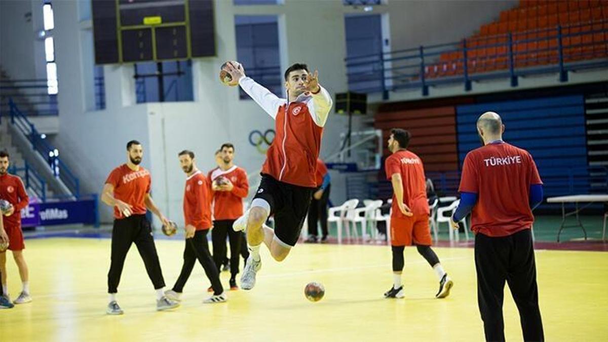 Güney Kıbrıs Rum Cumhuriyeti milli sporcumuzu Türkiye'ye getirecek uçağa uçuş izni vermedi