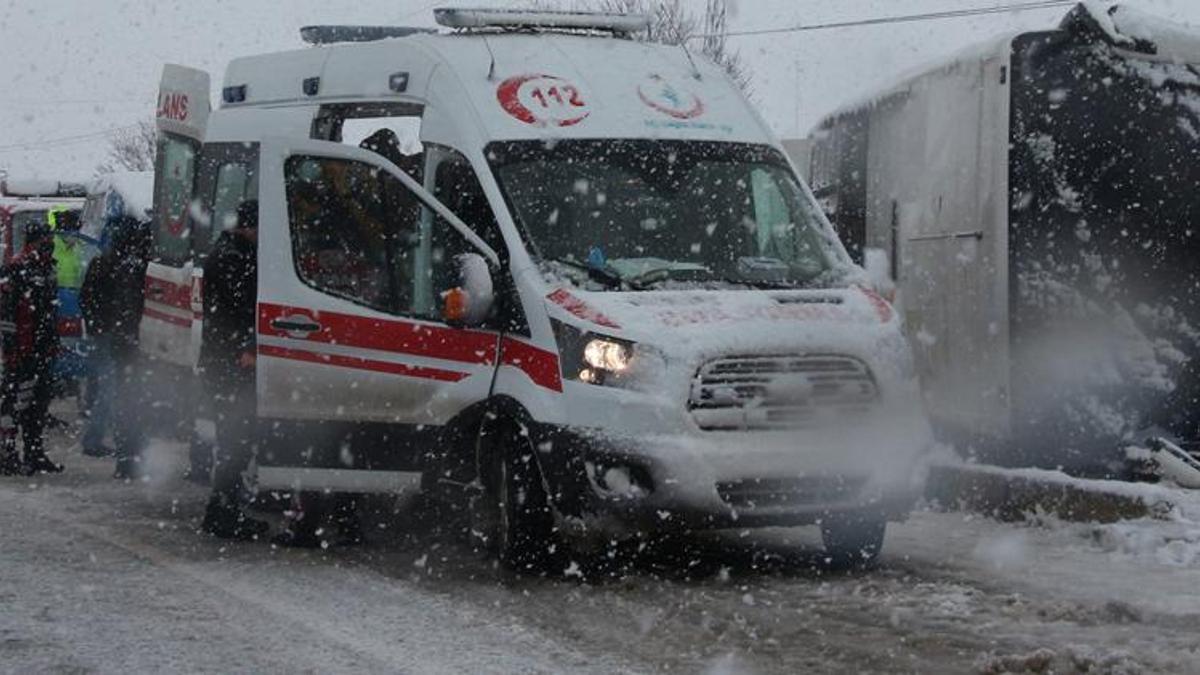 Kar yağışı ile ilgili son dakika açıklaması! Karayolları duyurdu, kapatıldı...