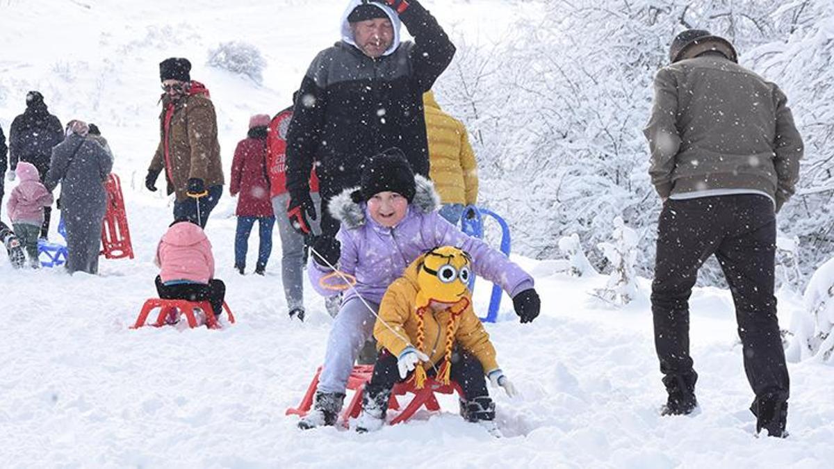 Eskişehir'de kızak şenliğinde doyasıya eğlence