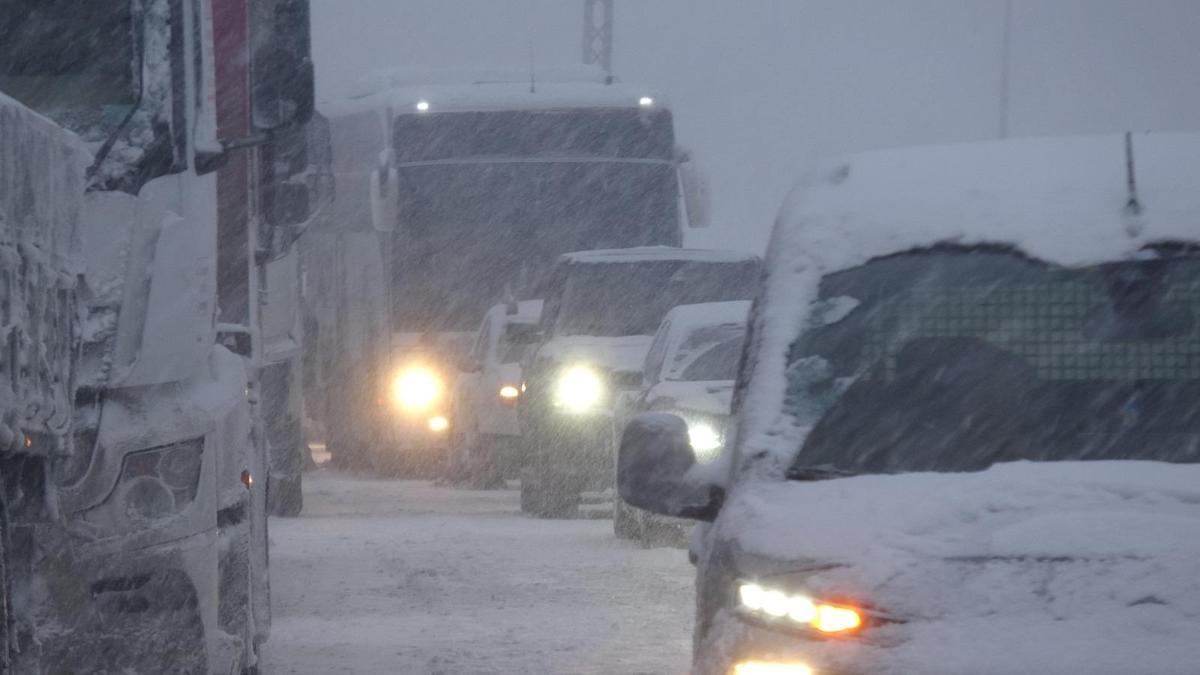 Hangi yollar ulaşıma kapandı? Yollarda son durum ne? İl il yol durumu ve Karayolları kapanan yollar listesi!