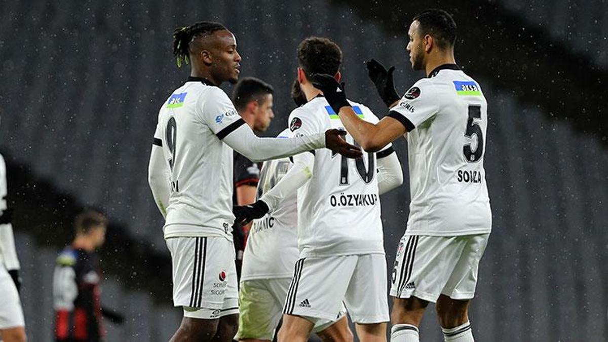 Beşiktaş'ta flaş gelişme! 3 yıldızla anlaşma
