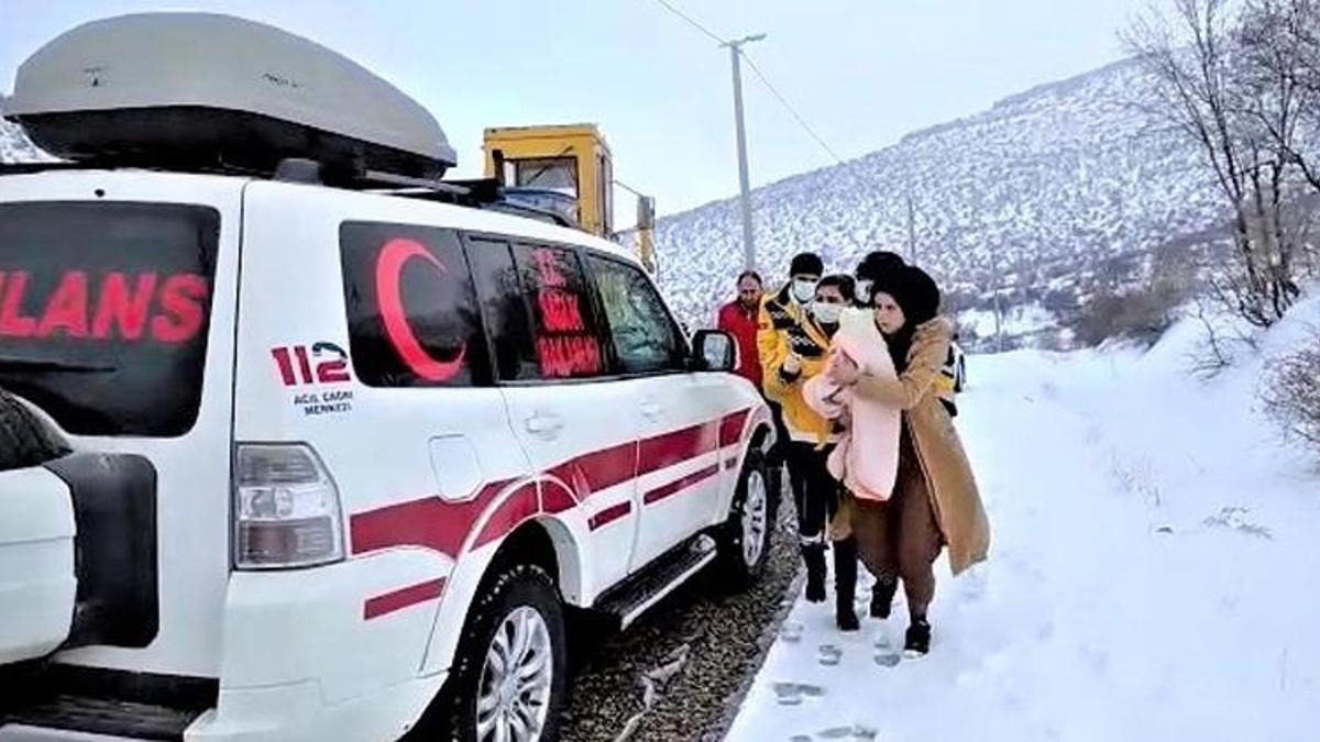 Ekipler açık kalp ameliyatı olan bebek için seferber oldu