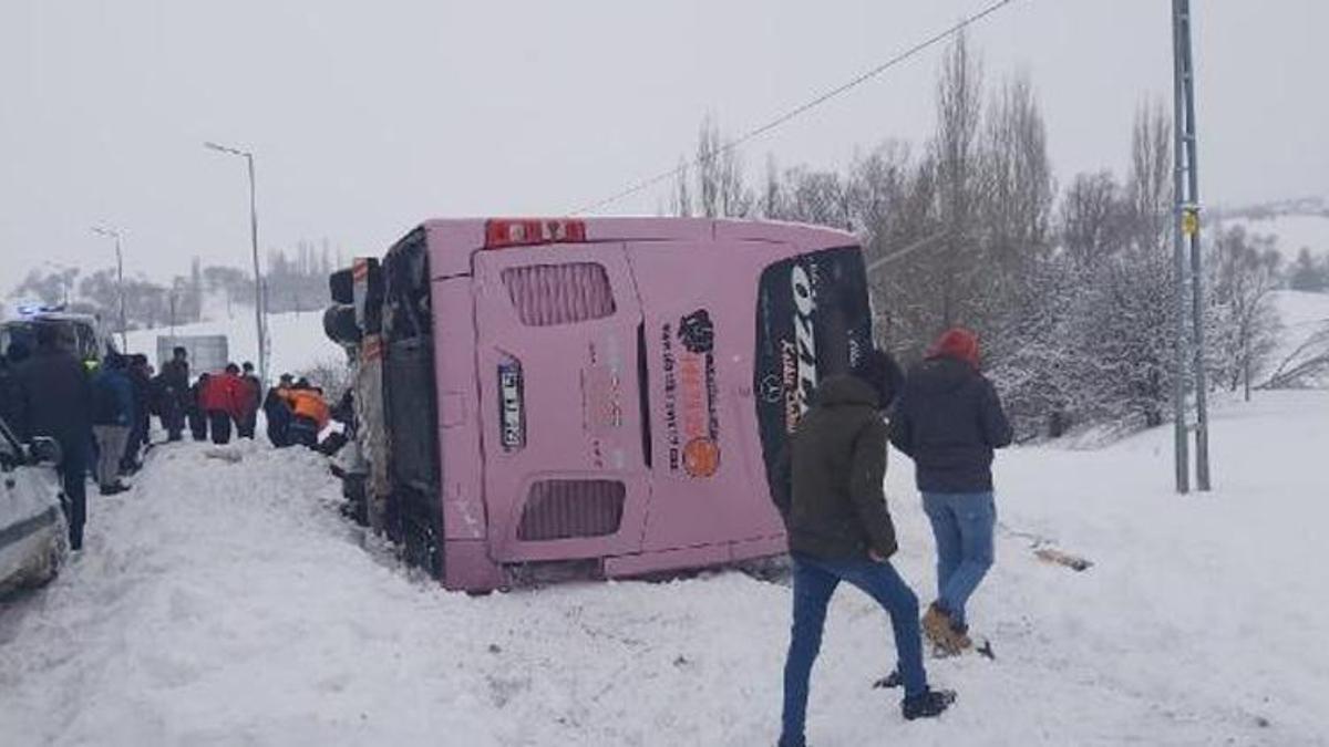 Giresun'da yolcu otobüsü devrildi: 9 yaralı