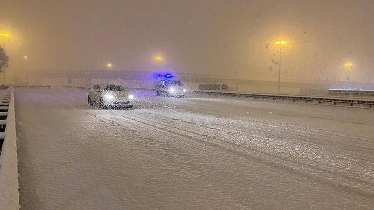 İstanbul'da özel araçların trafiğe çıkması yasaklandı