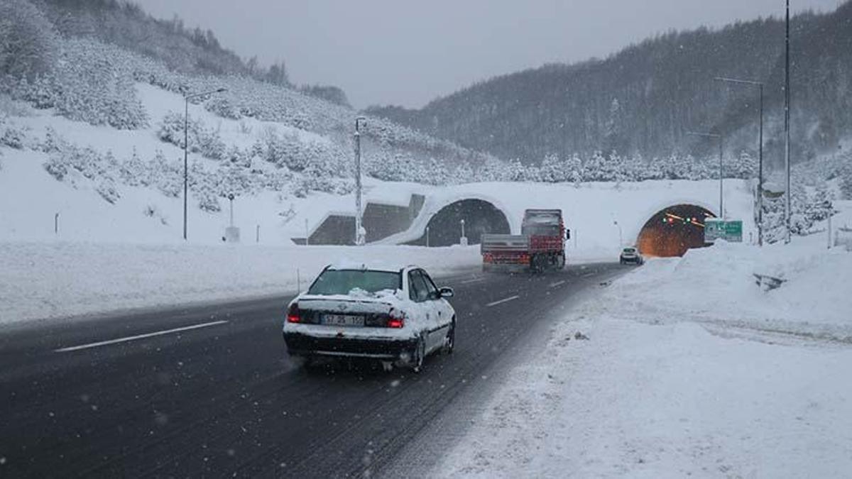 Bolu tüneli açık mı? İstanbul Ankara yolu açık mı? Bolu Dağı yol durumu!