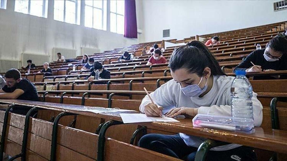 Üniversiteler tatil mi? İstanbul'da üniversitelere kar tatili kaç gün, kar tatili ne zaman bitecek? İstanbul Valisi Yerlikaya açıkladı!