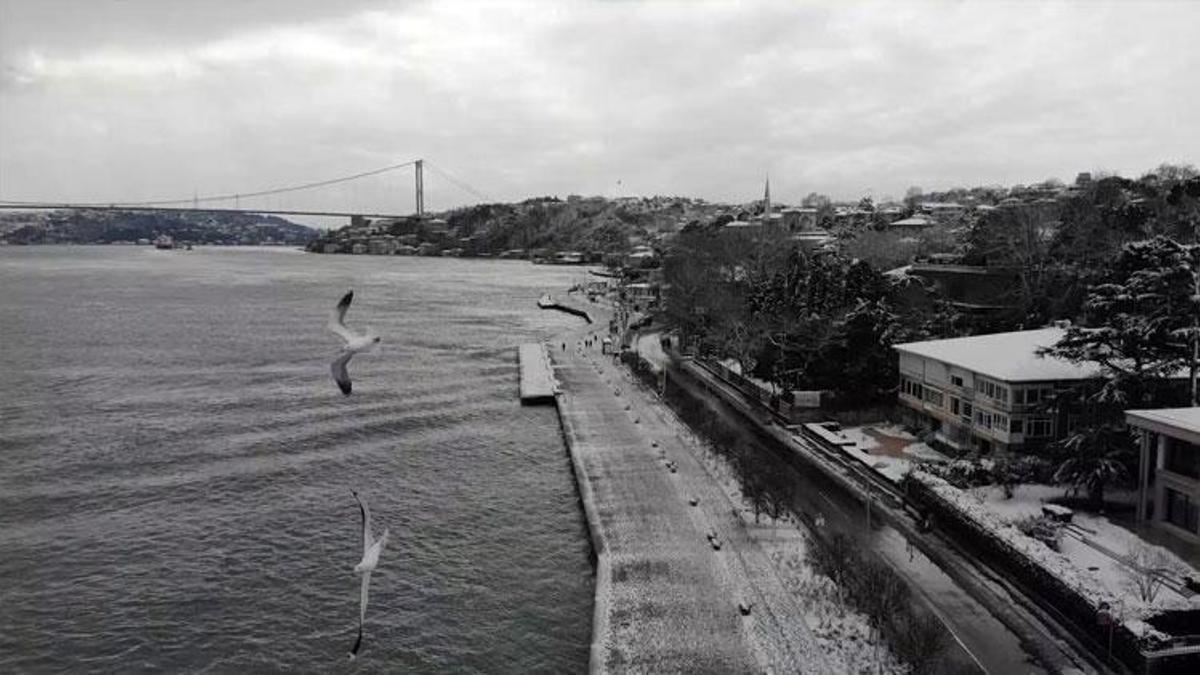 İstanbul'da yoğun kar yağışı! AKOM'dan açıklama: Anadolu Yakası'na 18.00'de yeniden kuvvetli kar geliyor
