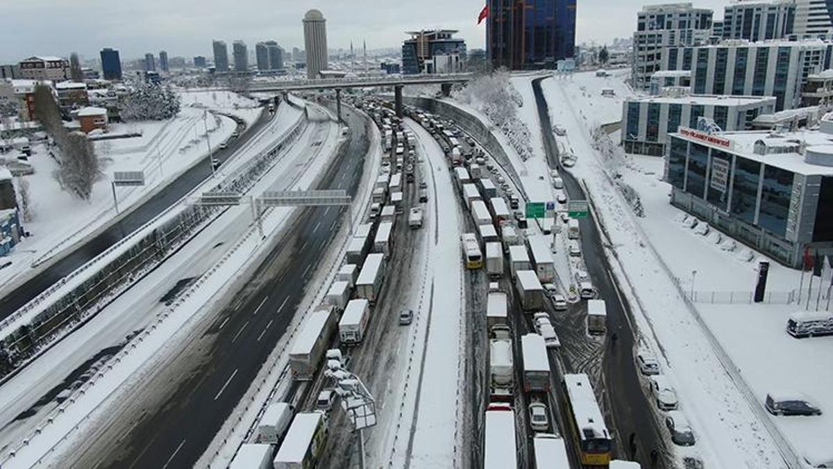 Yollar açık mı? İstanbul’da yollar açıldı mı? Kapalı olan yollar neresi? İşte Türkiye geneli yol durumu!