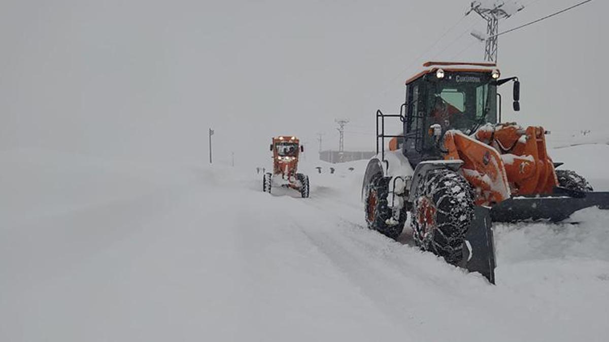 Tunceli-Erzincan yolu TIR geçişlerine kapatıldı