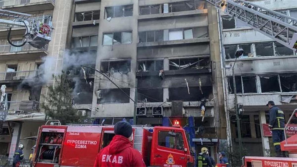 Atina’da şiddetli patlama! Yaralılar var
