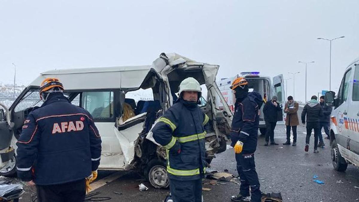 Niğde’de feci kaza! 2’si çocuk 3 ölü, 4 yaralı