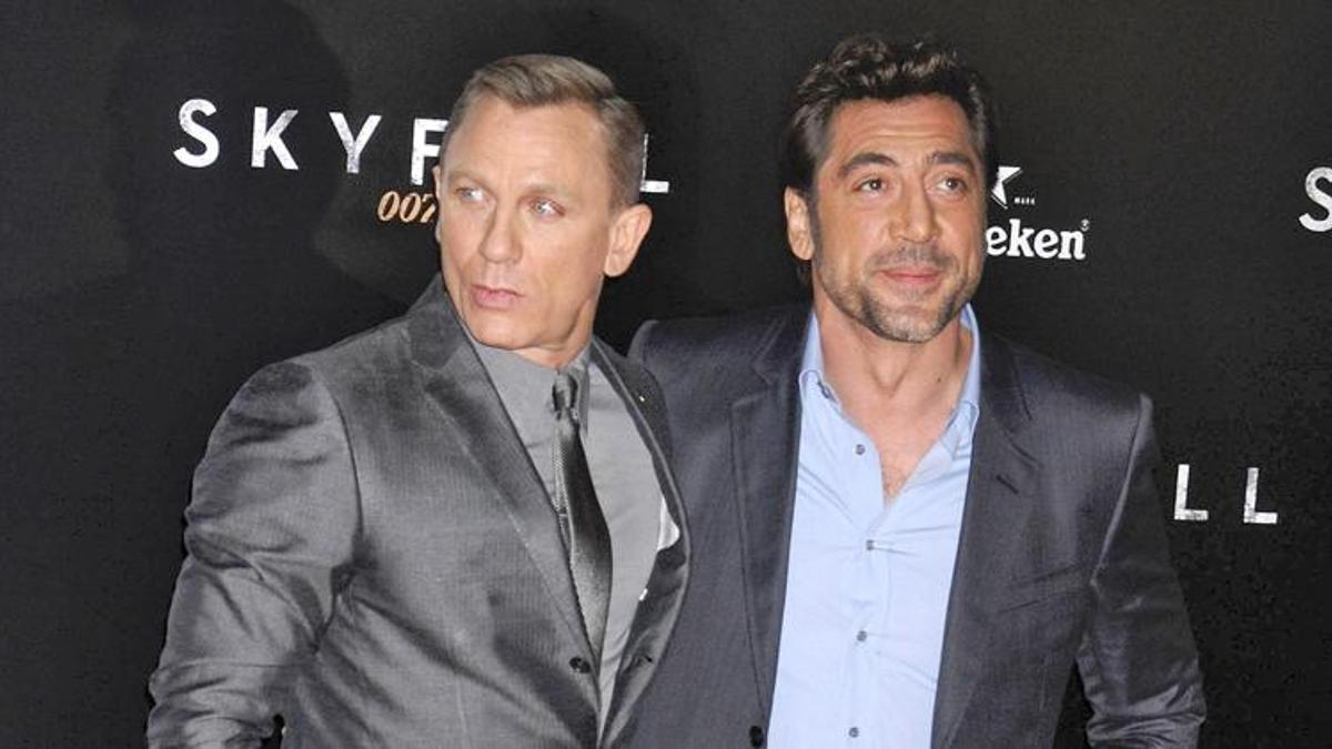 Javier Bardem: Daniel Craig için pastadan kadın kıyafetiyle çıkmıştım!