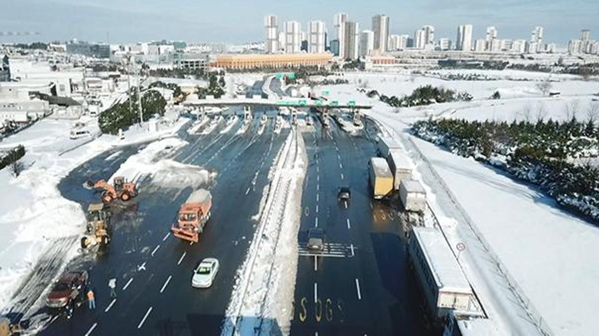 İstanbul'da 17 bin 894 personel karla mücadelede görev aldı