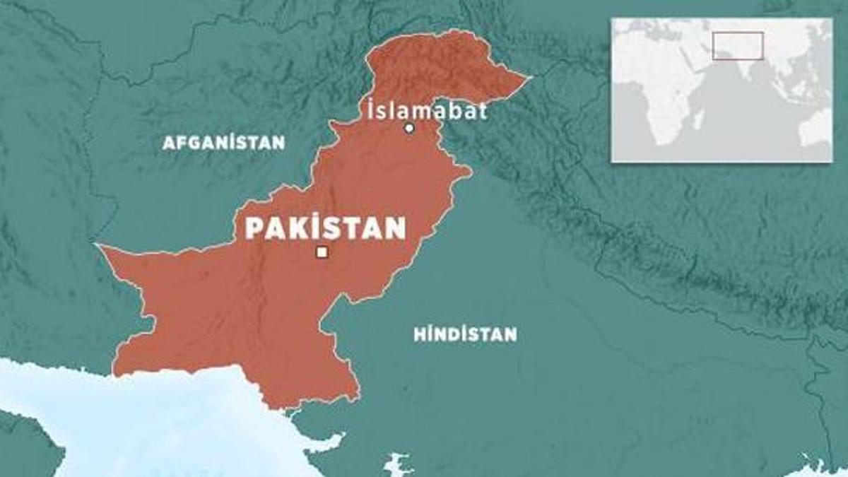 Pakistan’da askeri kampa saldırı: 10 ölü