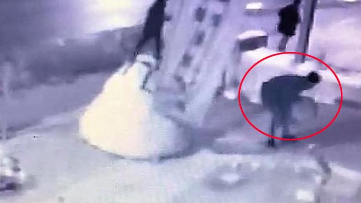 Tekme tokat dövdükleri kardan adamın başını götürdüler! Kampanyayı erken bitirdiler