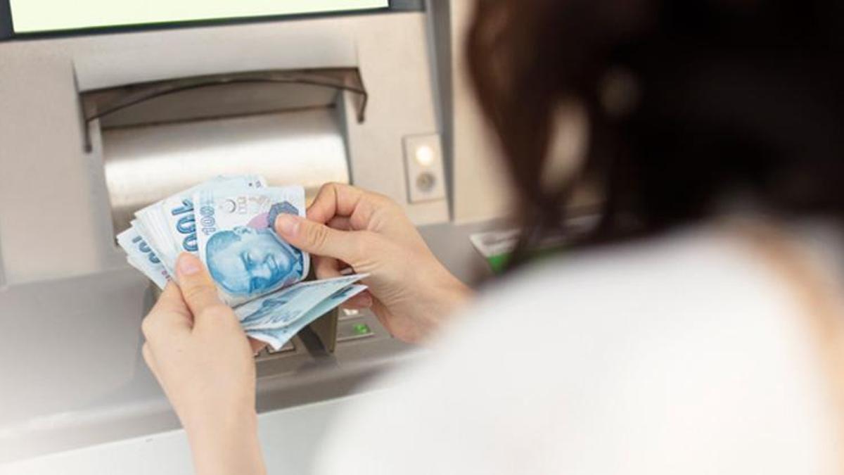 Memurların zam ve fark ödemeleri başladı! Hesabınızı kontrol edin…