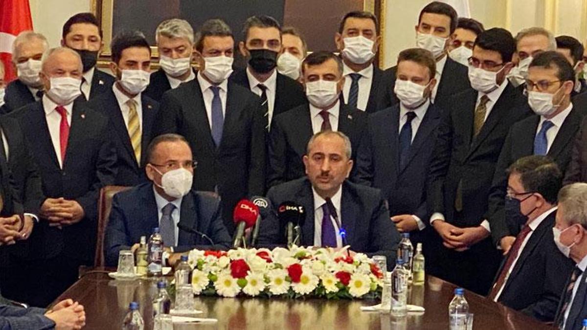 Adalet Bakanlığı'nda devir teslim töreni! Bekir Bozdağ görevi Abdulhamitgül'den devraldı