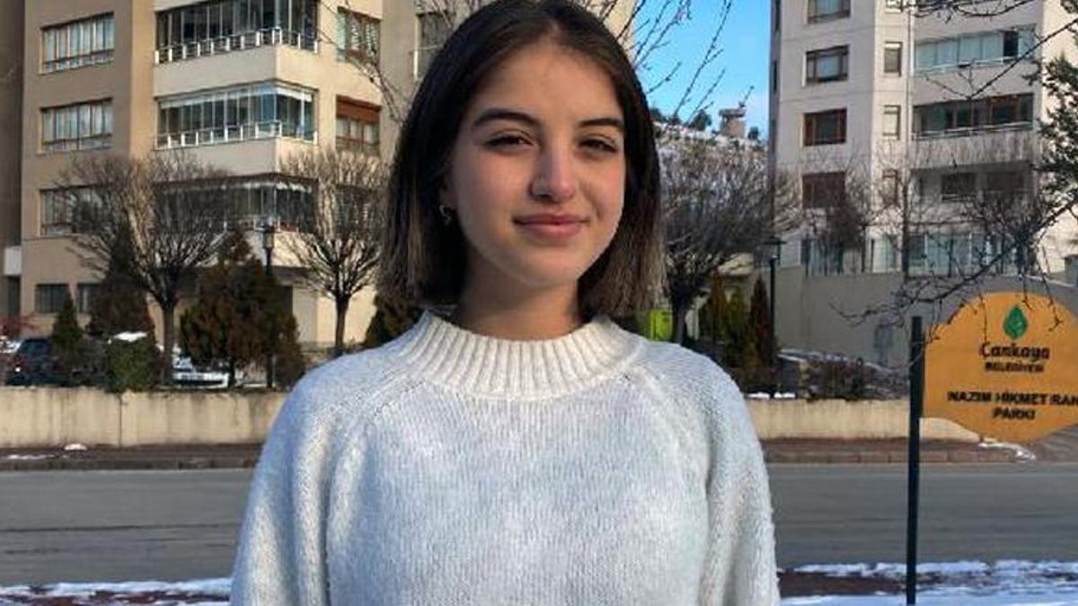 Çıldır Gölü'nde buz pateni yapan milli sporcu İklim: Hayalimi gerçekleştirdim