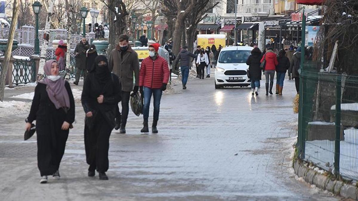 Eskişehir'de vaka sayıları geçen haftaya göre yarı yarıya azaldı