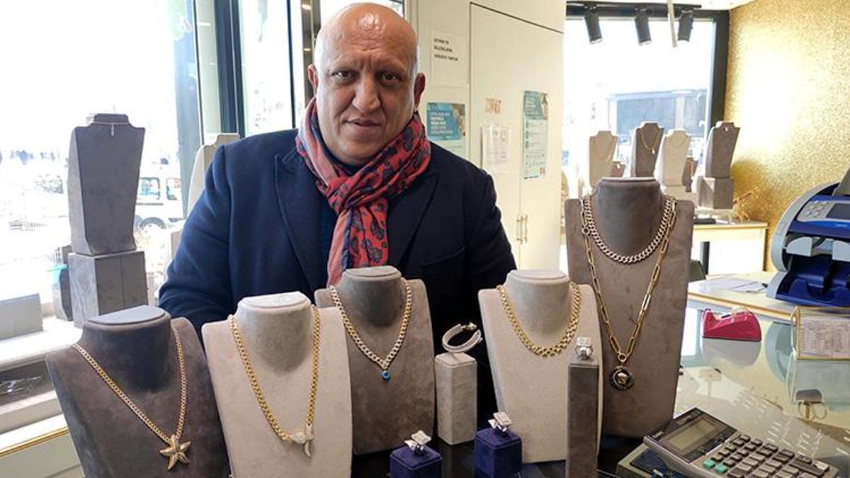 Kuyumcularda 'Sevgililer Günü' yoğunluğu! En çok tektaş, kolye ve bileklik alınıyor