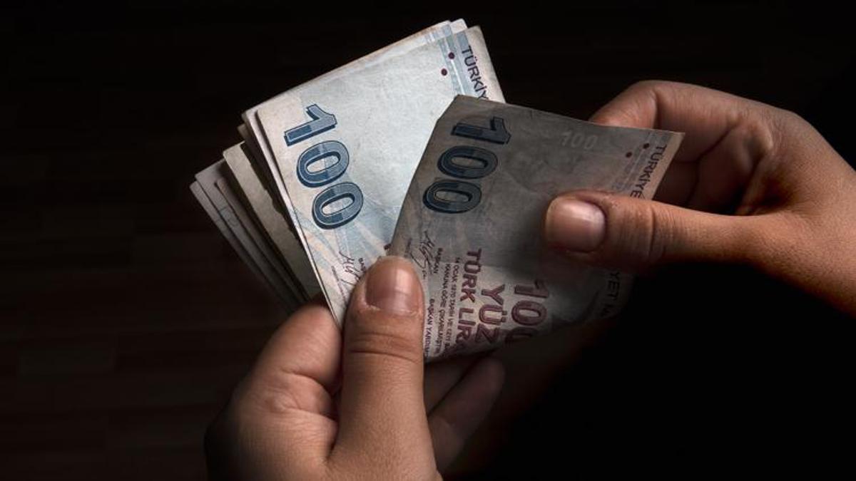 Maaşlara ek zam! Paralar hesaba yatıyor! Tarih belli oldu! 5 bin 580 lira...