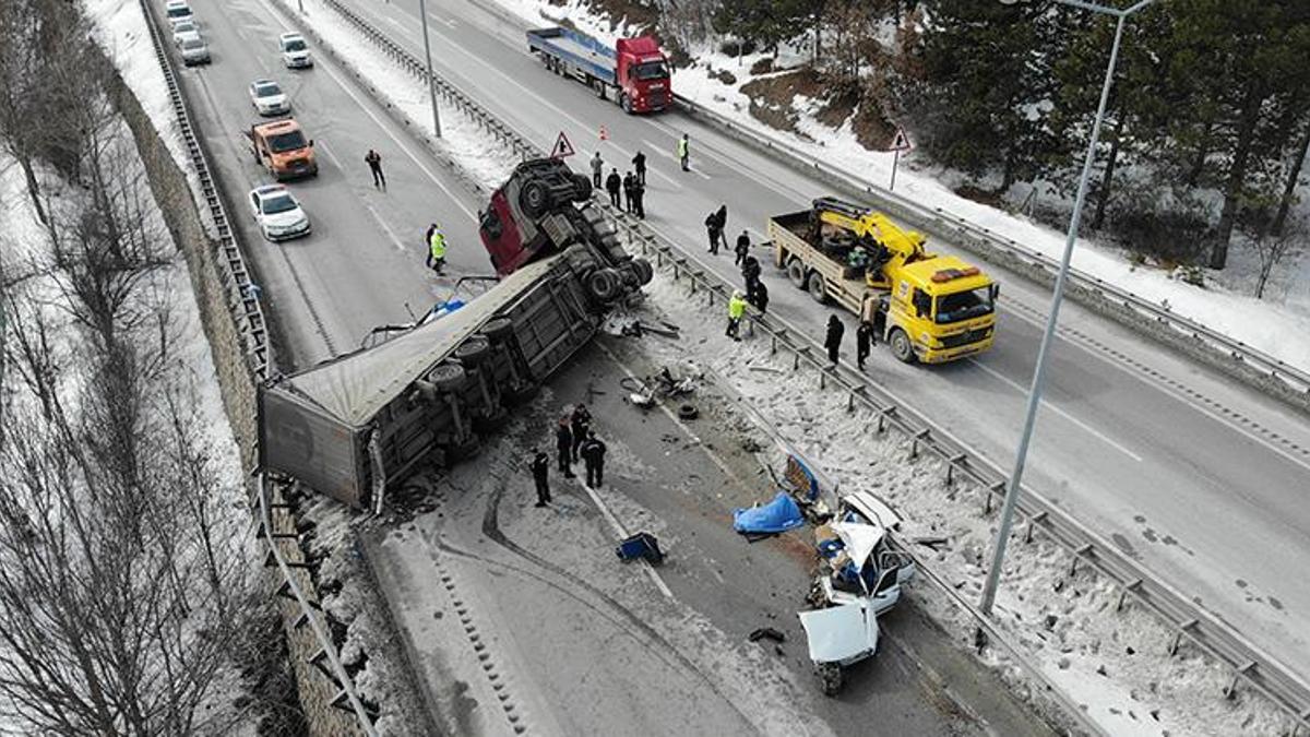Asker ocağına teslim olmaya giderken kazada hayatını kaybetti