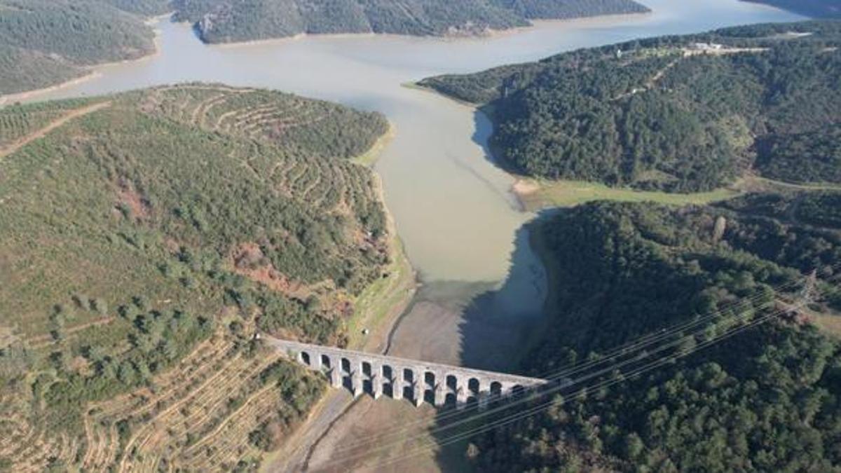 İstanbul'da tedirgin eden görüntü! Alibeyköy Barajı'nda suyun rengi kahverengiye döndü