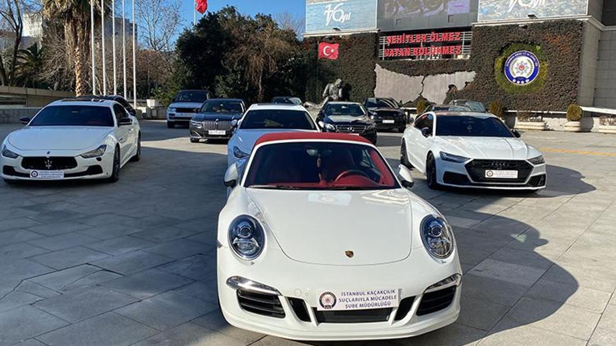 Emniyet müdürlüğünün bahçesi galeriye döndü! Lüks otomobil kaçakçılığı operasyonu...