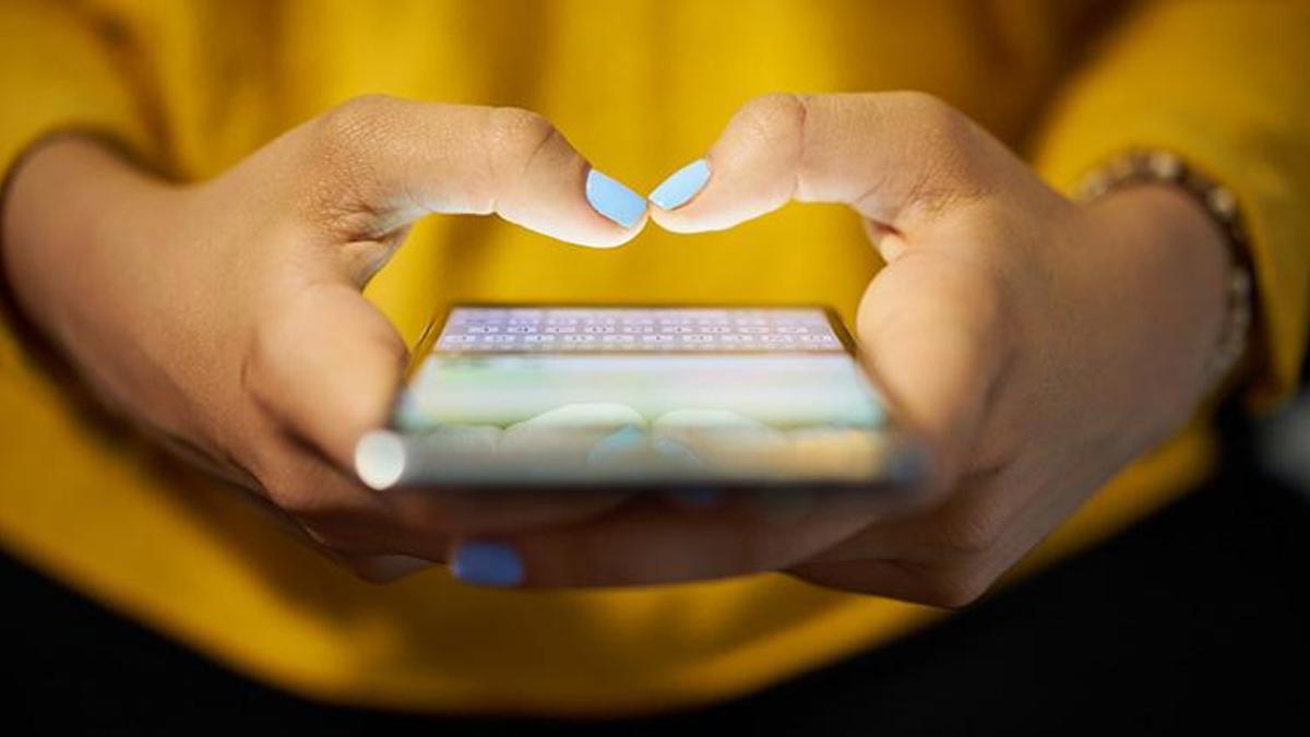 Yöneticisinin telefonunu eskort sitelerinde paylaştı! İşten çıkarılan kadının akılalmaz intikamı
