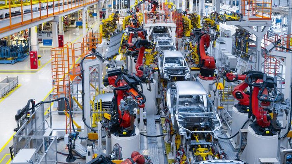 Otomotiv devinde kriz büyüyor! Kazancı ve satış beklentileri düştü, rakiplerinde de...
