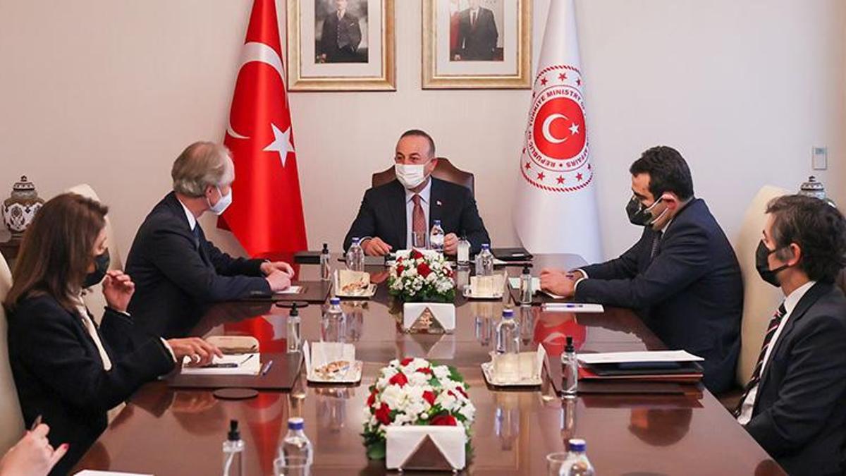 Bakan Çavuşoğlu, BM Genel Sekreteri'nin Suriye Özel Temsilcisi ile görüştü