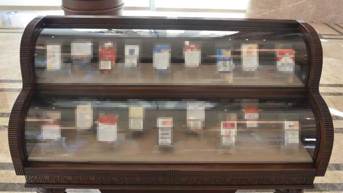 Cumhurbaşkanı Erdoğan'ın topladığı sigara paketleri sergileniyor