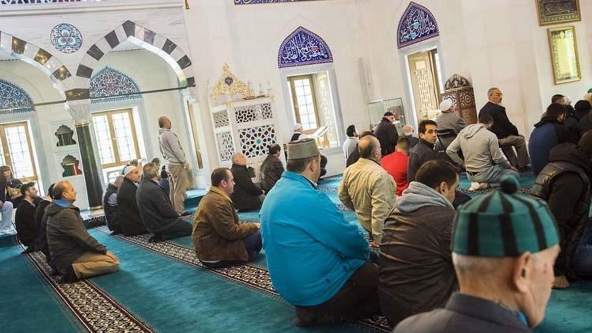 Cuma namazı saati! Cuma namazı kaçta bitiyor, ezan saat kaçta okunuyor? İl il Cuma namazı saati vakti 11 Şubat 2022