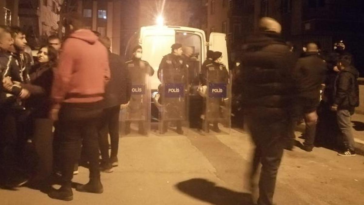 Annesini dövdü birlikte yaşadığı adamı öldürdü!