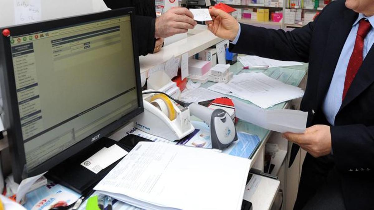 Sağlık sigortasında yeni dönem! Resmi Gazete'de yayımlandı! Rapor, reçete...