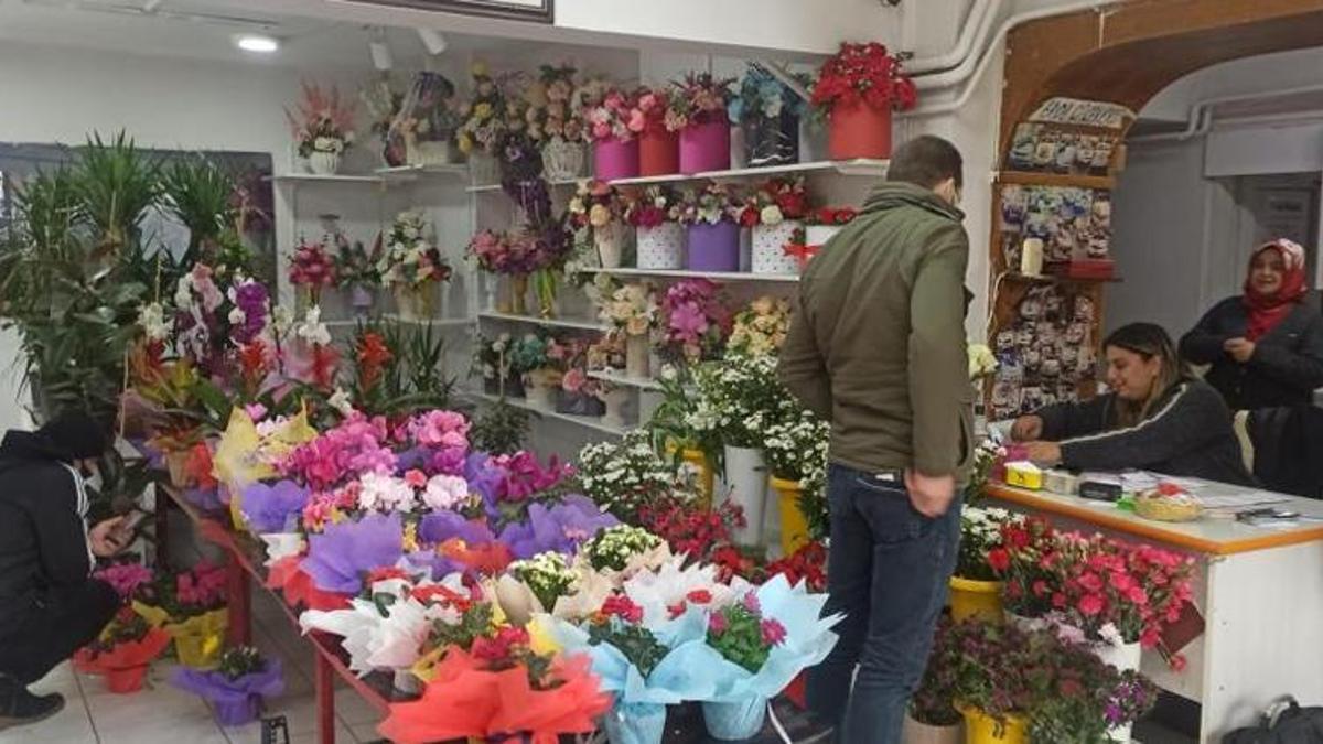 Çiçekçilerde 14 Şubat bereketi