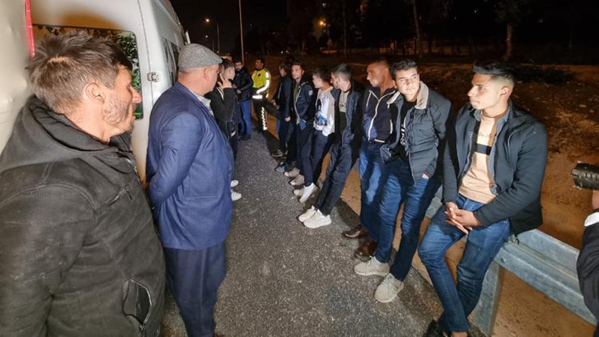 Cinayet şüphelisini gizlediği ihbarı yapıldı, fazla yolcu ve yetersiz ehliyetten ceza aldı