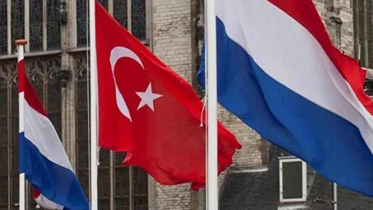 Hollanda'dan flaş Türkiye kararı! Önlemler yumuşatıldı!