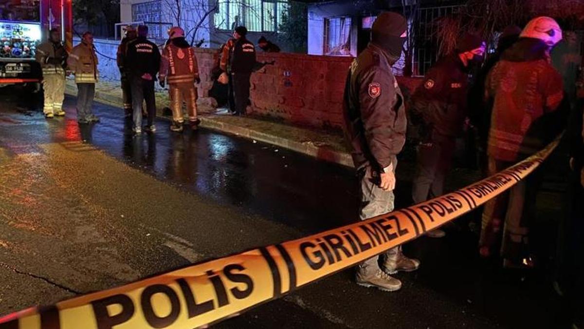 Pendik'te 4 katlı binada yangın: 1 ölü